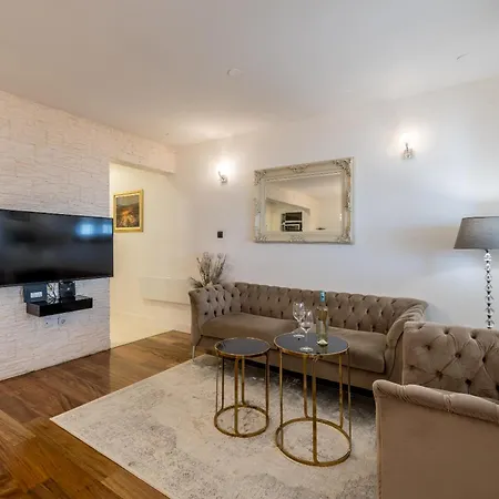Amigo 2-bedroom Luxury - Balcony & Seaview *