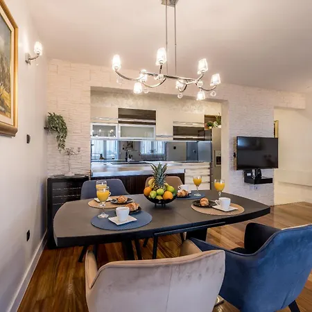 Amigo 2-bedroom Luxury - Balcony & Seaview Split