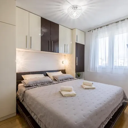 Apartment Amigo 2-bedroom Luxury - Balcony & Seaview *