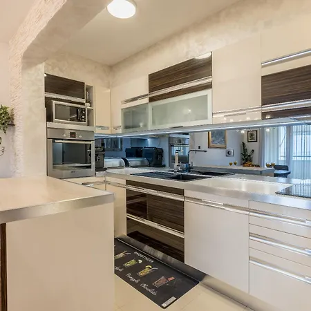 Lägenhet Amigo 2-bedroom Luxury - Balcony & Seaview Split